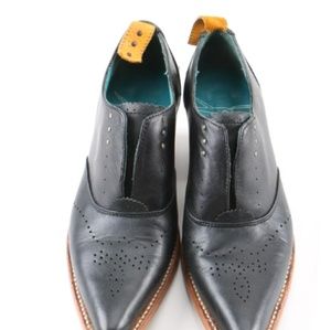 1/4

Classy Authentic Pskaufman Black Leather 6.5B